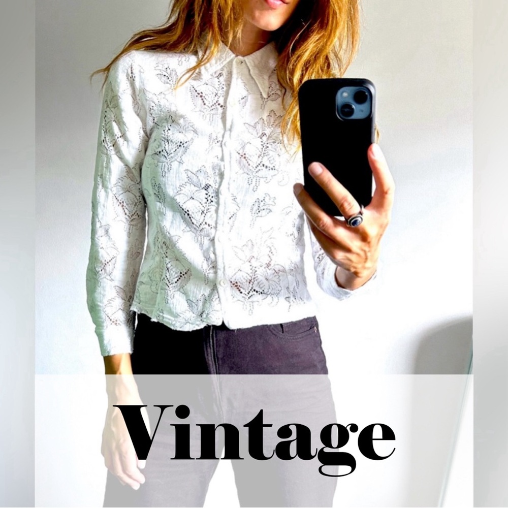 Vintage cropped white lace blouse. Size S. Excellent condition.